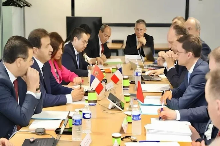 المغرب وفرنسا يبحثان ملف الهجرة