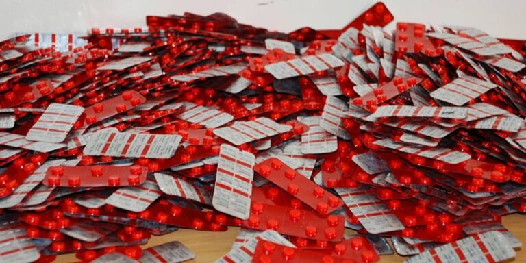 الخميسات: توقيف ثلاثة أشخاص وحجز 1700 قرص مخدر