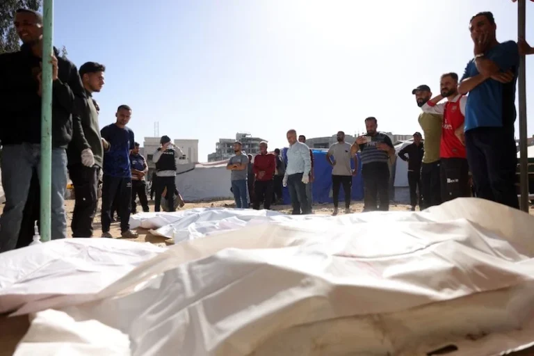 « مجزرة » قرب مركز مساعدات في رفح