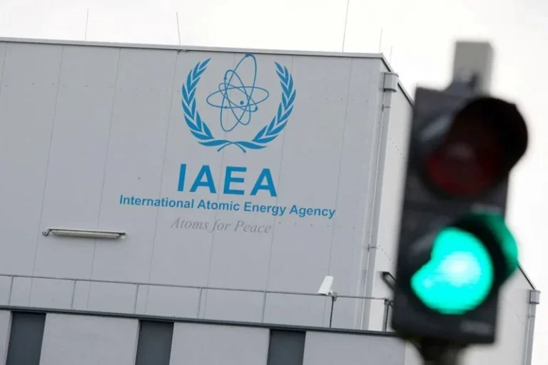 غروسي يحذر من مهاجمة منشآت نووية