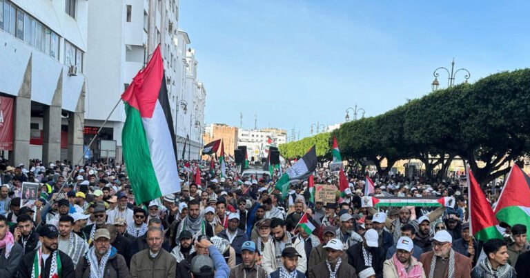 آلاف المغاربة يتظاهرون في الرباط دعمًا لغزة