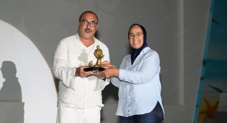 « أبي لم يمت » يتوّج بالجائزة الكبرى في ختام مهرجان سينما الشاطئ بهرهورة