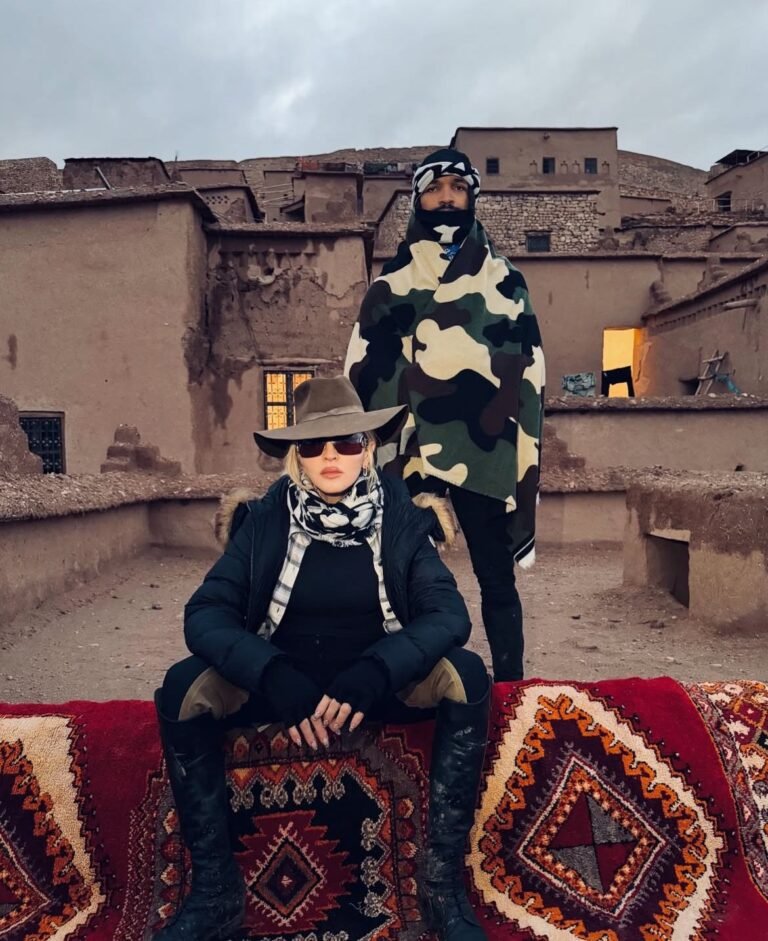 سحر الصحراء المغربية يأسر النجمة العالمية مادونا