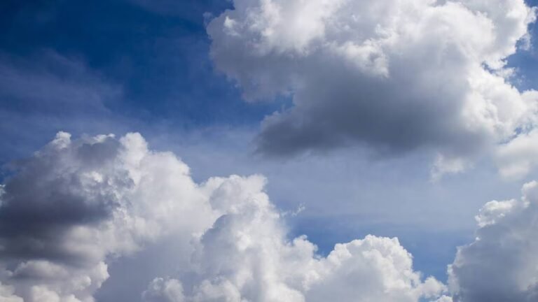 انخفاض درجات الحرارة بعدة مناطق