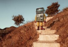 الرباط: معرض فني دولي يعيد سحر العالم