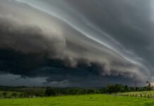 زخات رعدية و تساقطات برد بعدد من أقاليم المملكة