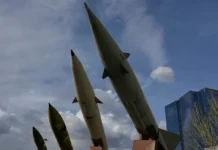 الكويت و البحرين تعلنان تعرضهما لهجمات إيرانية جديدة
